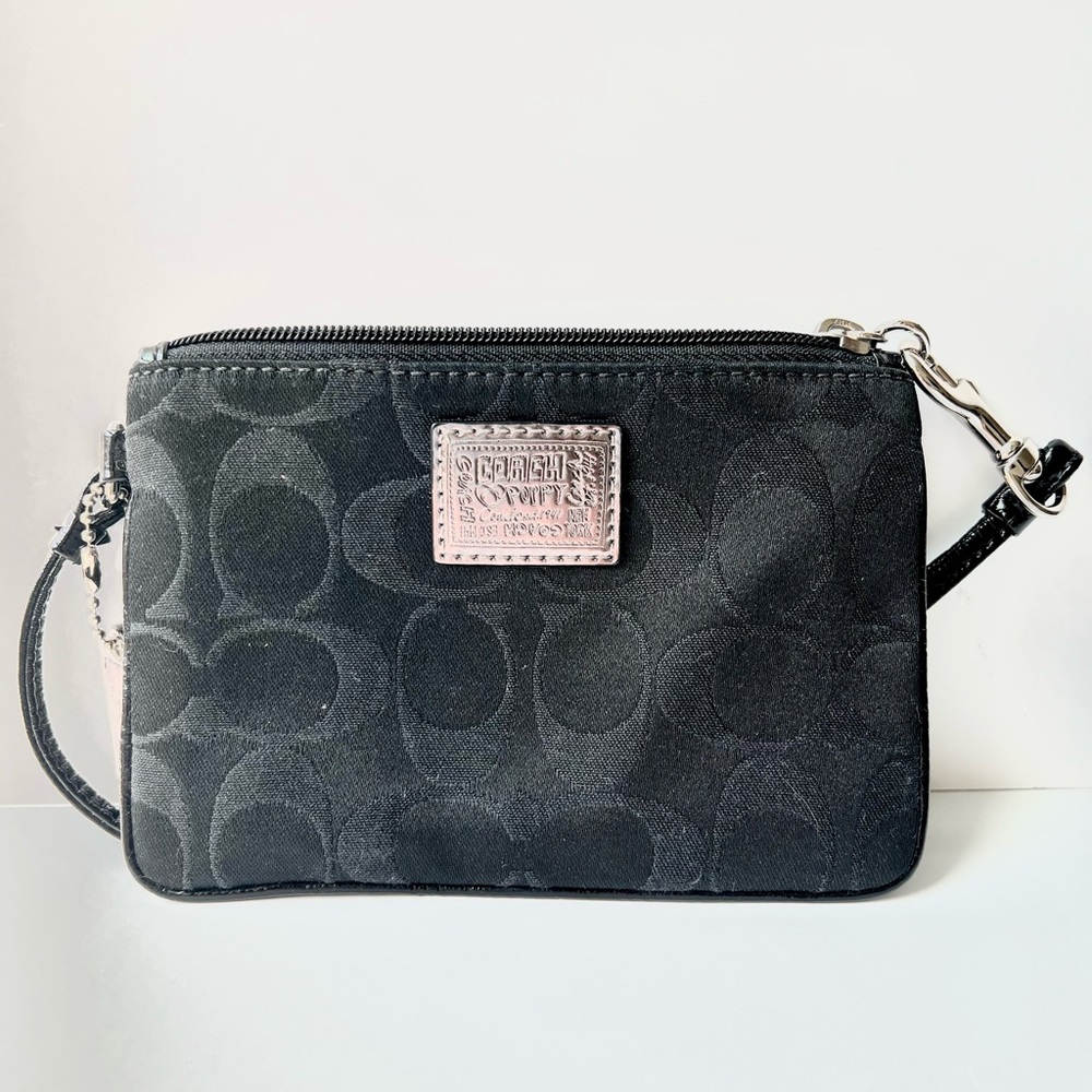 Coach Poppy Wristlet - Black